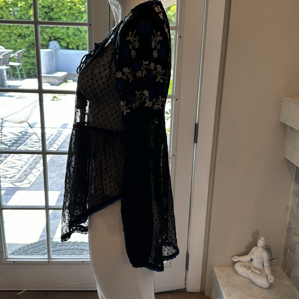 Free People Swiss Dot Sheer Mesh Black Floral Embroidered Peasant Top Size XS - Picture 5 of 10